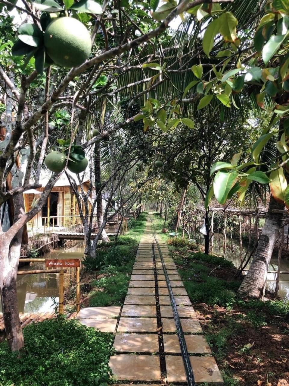 Hide Away Bungalows In Ben Tre City ภายนอก รูปภาพ