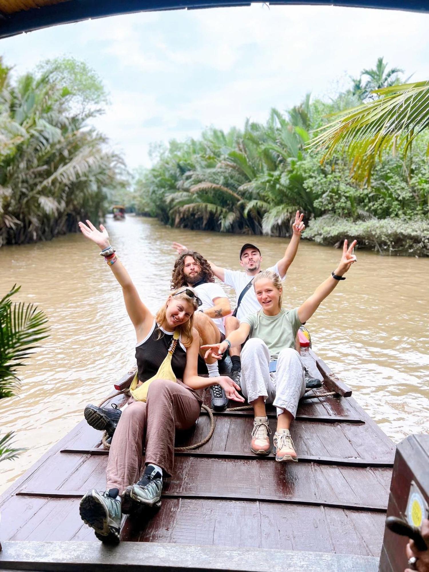 Hide Away Bungalows In Ben Tre City ภายนอก รูปภาพ